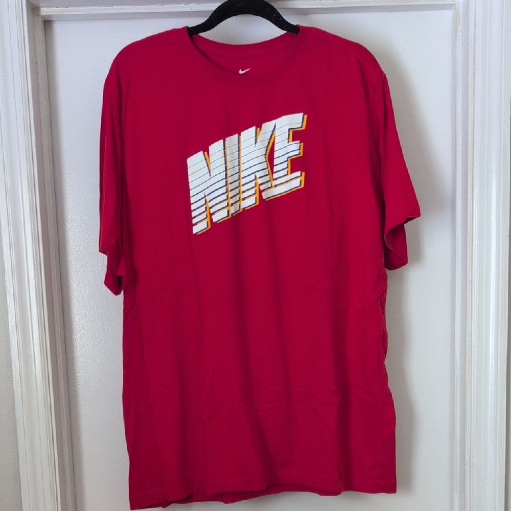 Nike Red Short Sleeve Tees Vibrant Athletic Wear